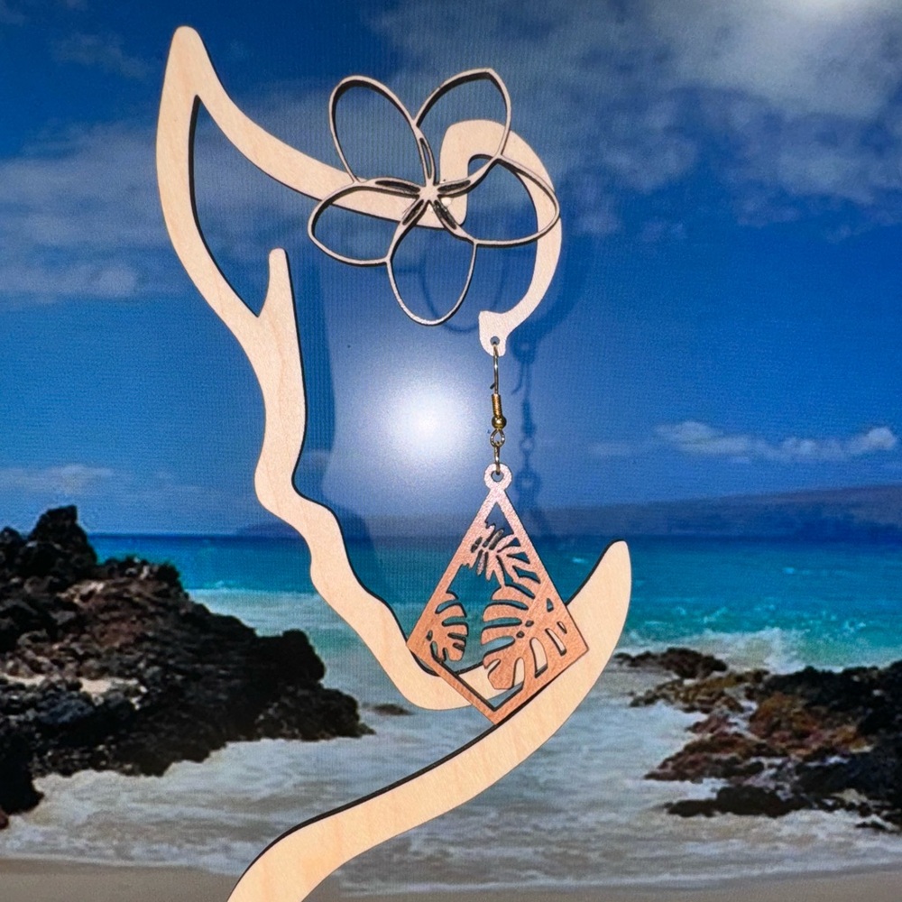 Handmade Hawaiian Monstera dangle earring